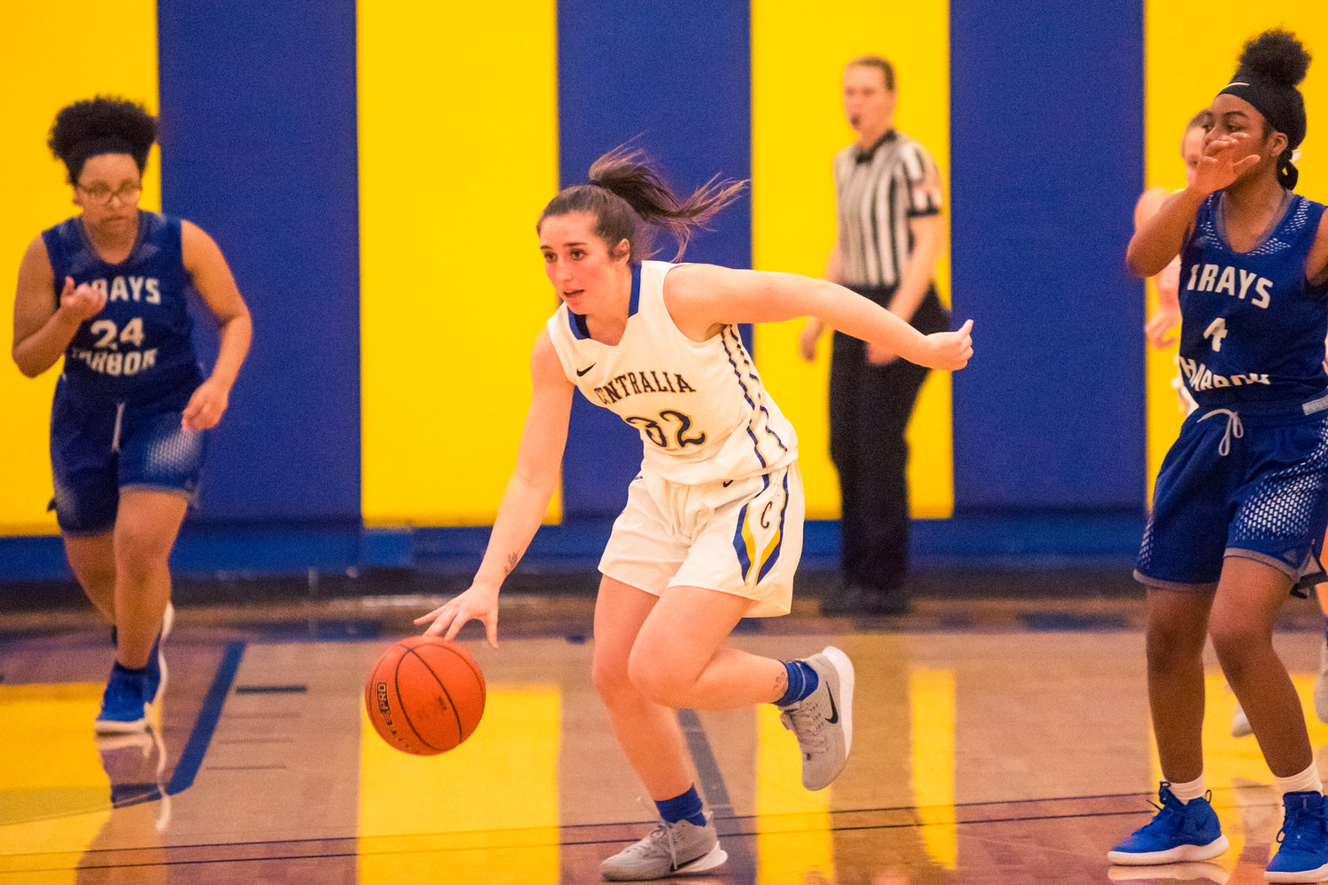 Centralia's Lindsey Nurmi (32) dribbles the ball down court during a game against Grays Harbor Wednesday night at Centralia College.