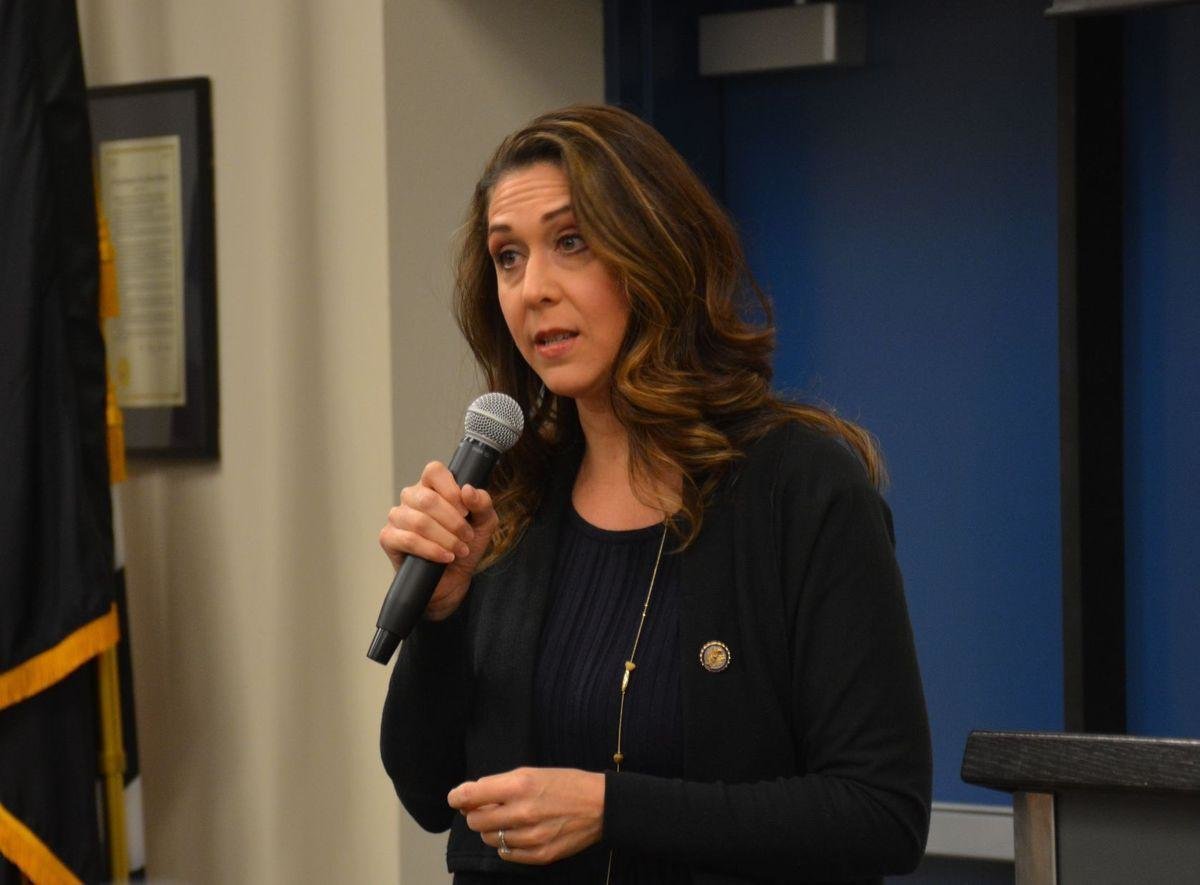 Congresswoman Jaime Herrera Beutler addresses a crowd at her in-person town hall in January 2017. 
