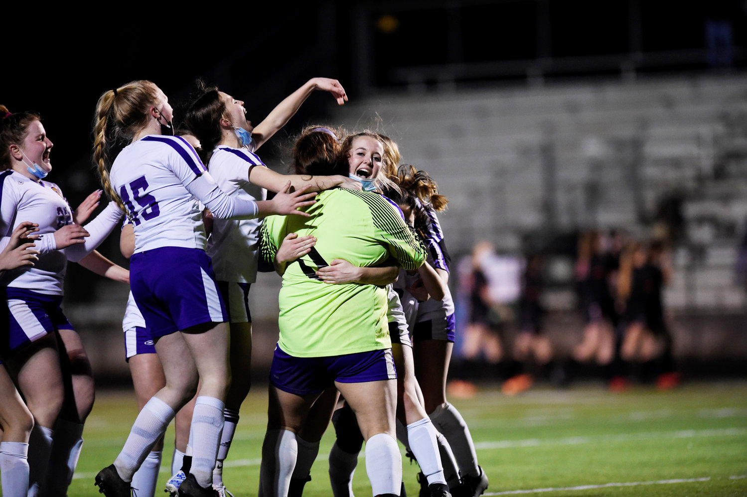 Onalaska celebrates after knocking off Kalama for the Central 2B League's South Division title on Wednesday at home.