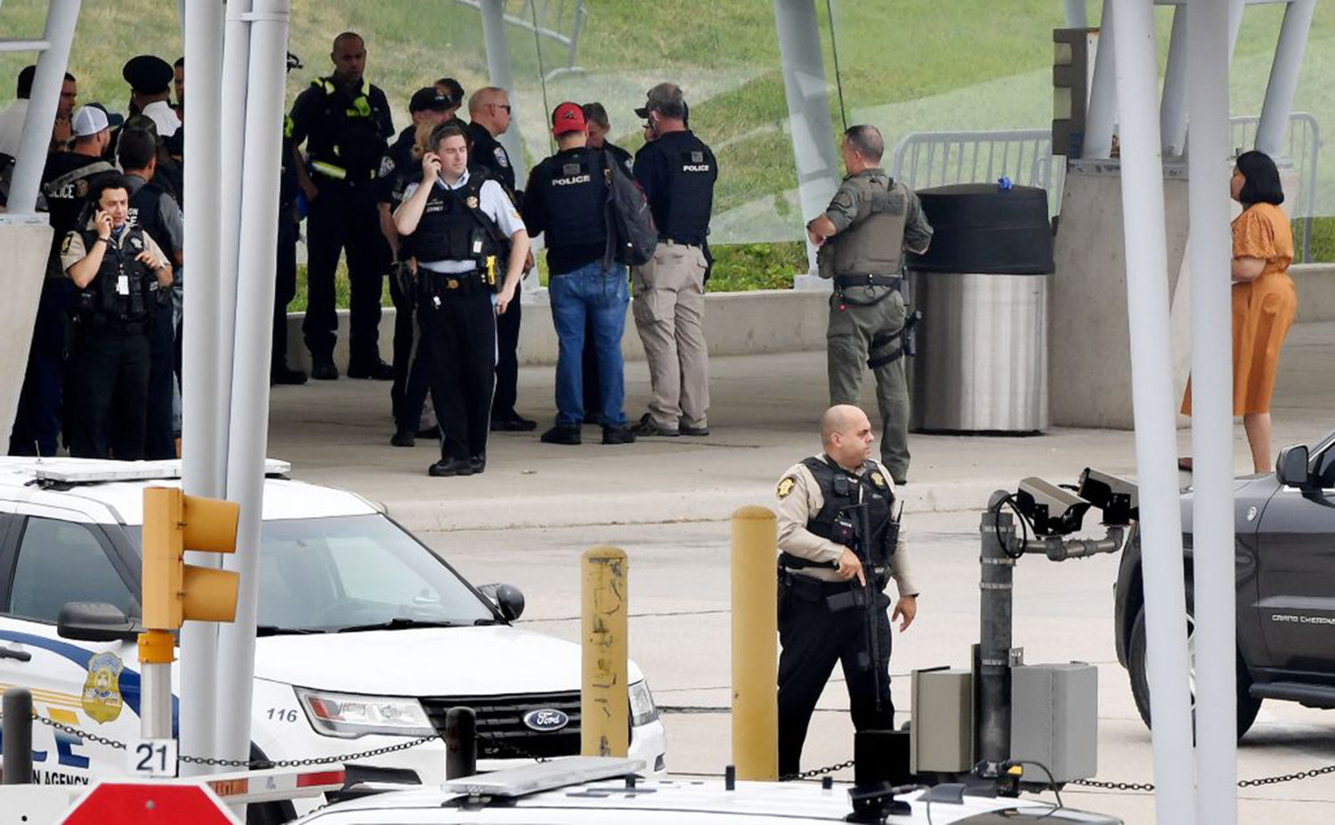 Law enforcement officers are seen near the entrance of the Pentagon after a report of an active shooter and lockdown in Washington, DC on August 3, 2021.  (Olivier Douliery/AFP via Getty Images/TNS)