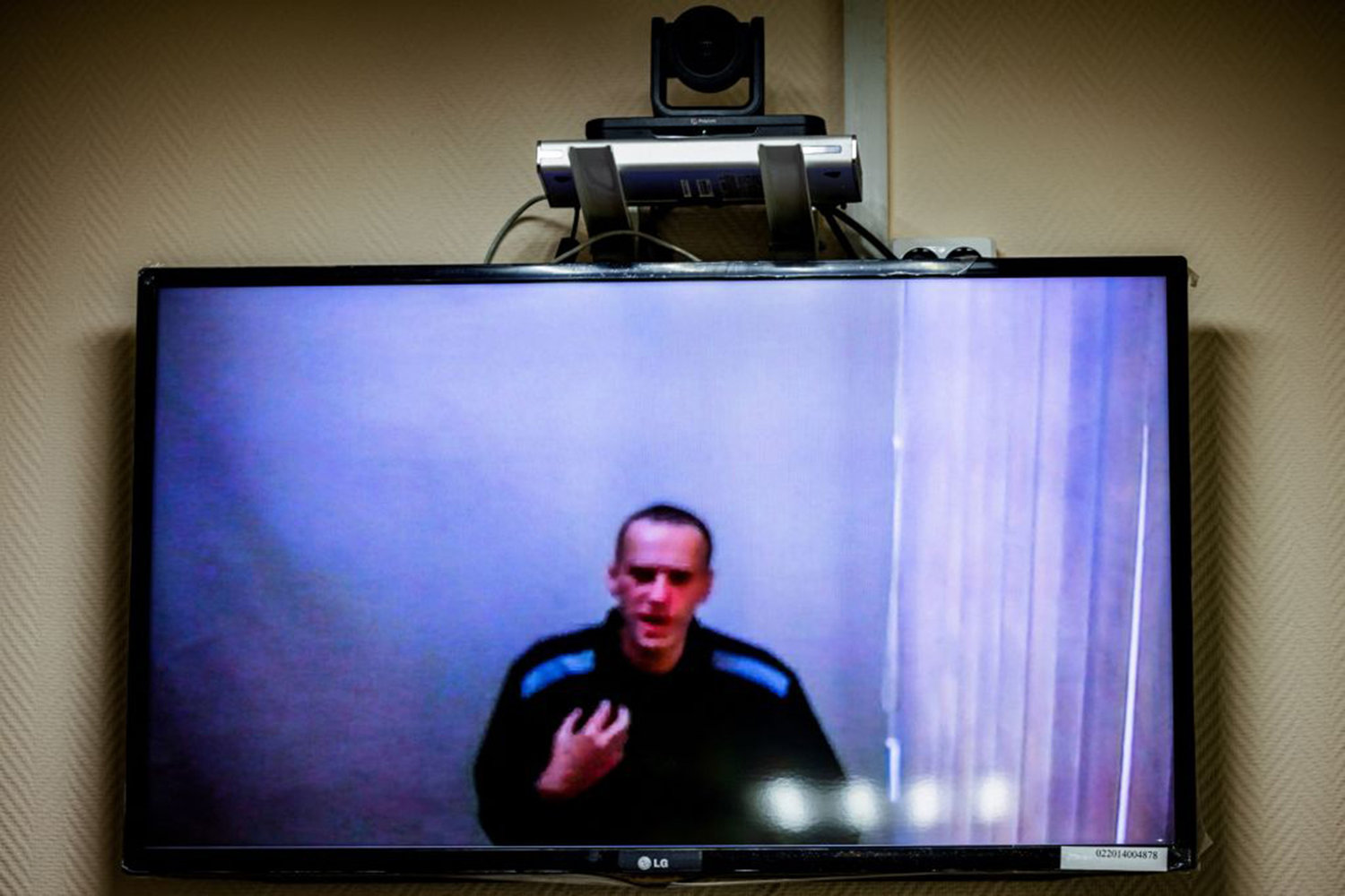 Jailed Kremlin critic Alexei Navalny appears on screen via a video link from prison during a court hearing, at a court in the town of Petushki some 120 kilometres outside Moscow, on May 26, 2021. (Dimitar Dilkoff/AFP via Getty Images/TNS)
