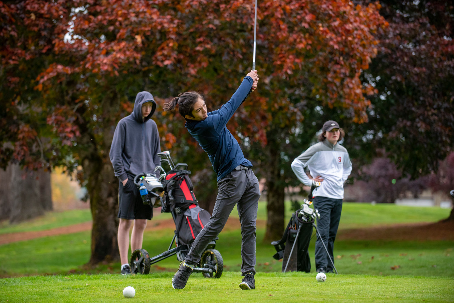 Black Hills' Brandon Nguyen tees off during the 2A Evergreen Conference championships in Chehalis on Oct. 18. 2021.