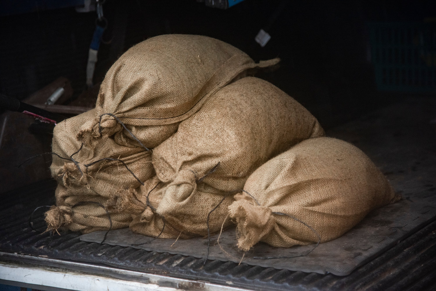 Sandbags are loaded into a vehicle in Centralia Thursday morning.