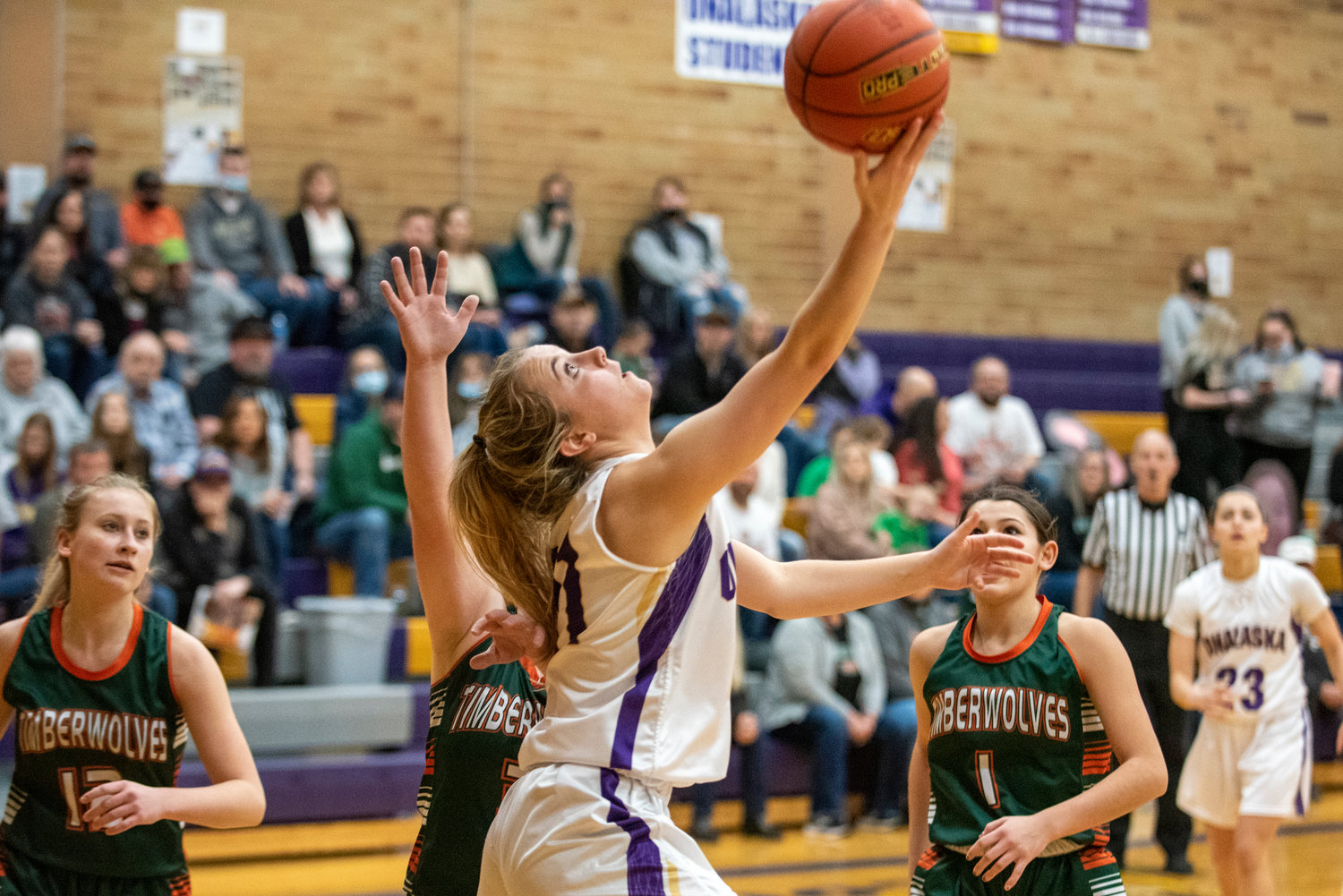 Onalaska's Callie Lawrence drives to the hoop for a bucket against Morton-White Pass on Feb. 5.