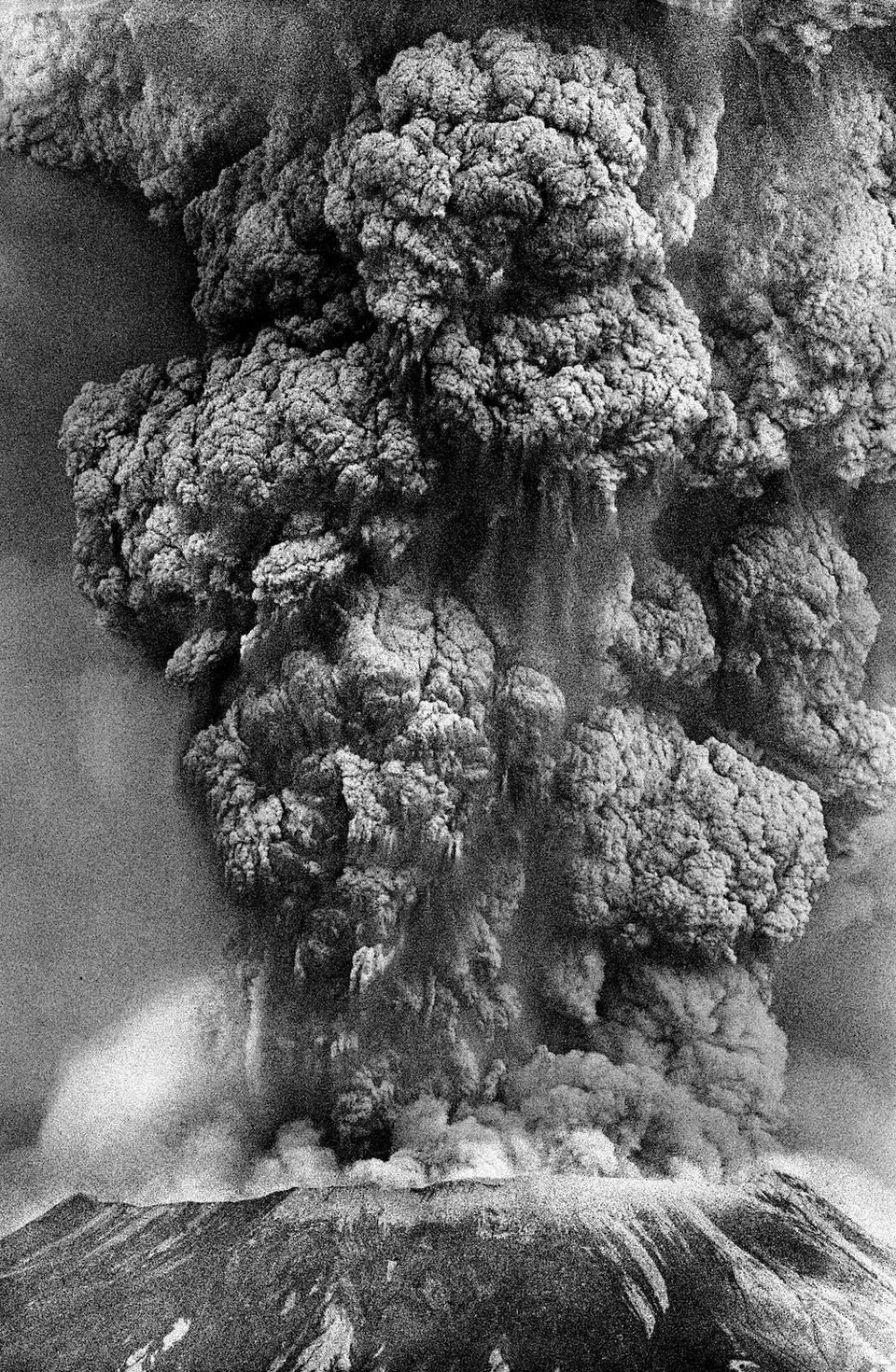 Mount St. Helens eruption. (The Oregonian)