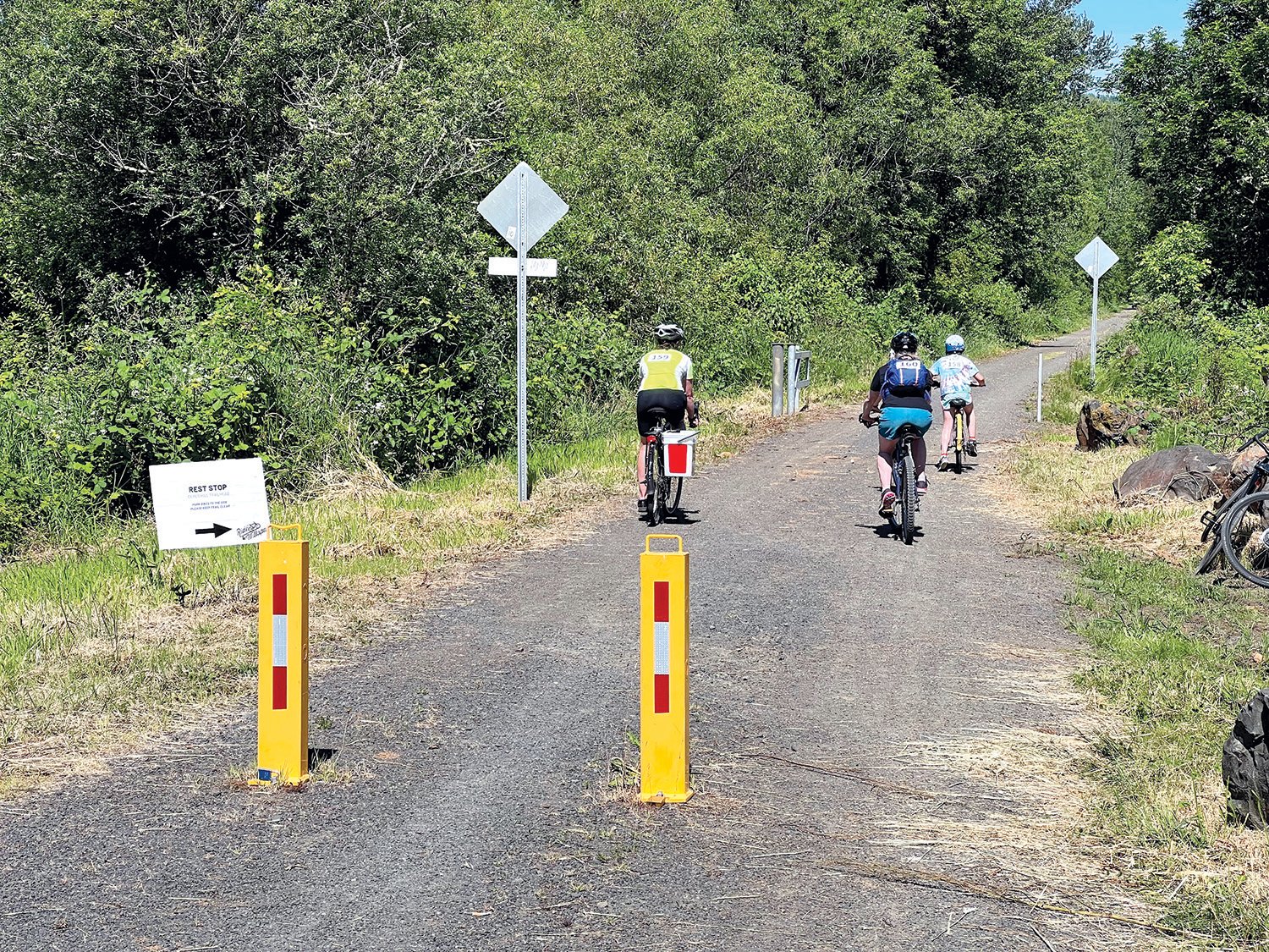 Riders pull away from the Ceres rest stop to head west on the trail and finish their ride on the Willapa Hills Trail.