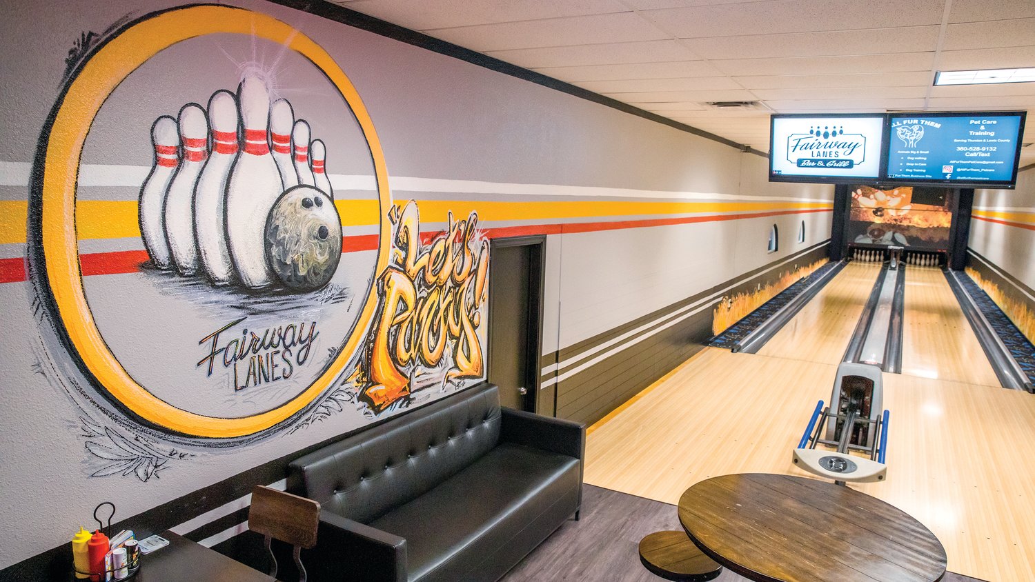 A mural painted inside the party room at Fairway Lanes is displayed Monday in Centralia.