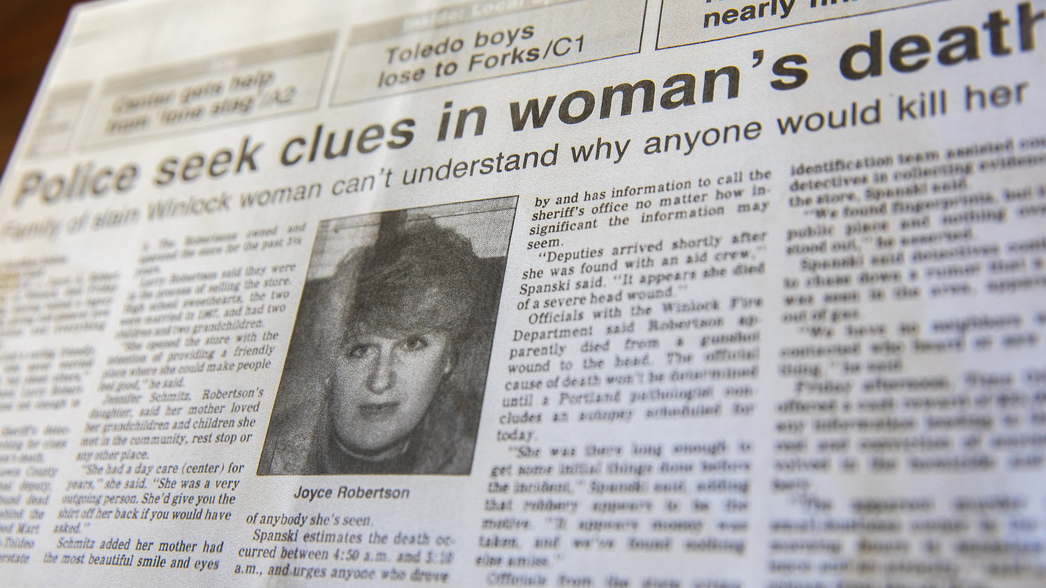 The Feb. 27, 1993, edition of The Chronicle included a picture of Joyce Robertson and the headline ”Police seek clues in woman’s death.”