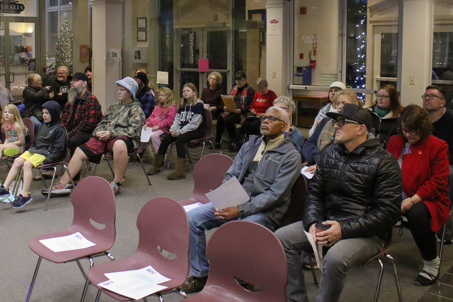 Around 30 residents of Centralia attended a special meeting Tuesday night at city hall to help decide the fate of the Veterans Memorial Pearl Street Pool.