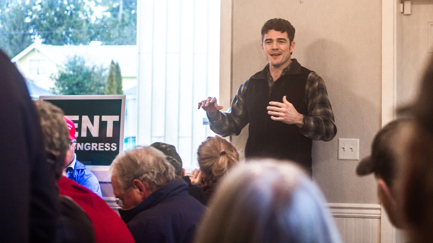 Republican congressional candidate Joe Kent speaks at the Napavine Diner Monday morning.